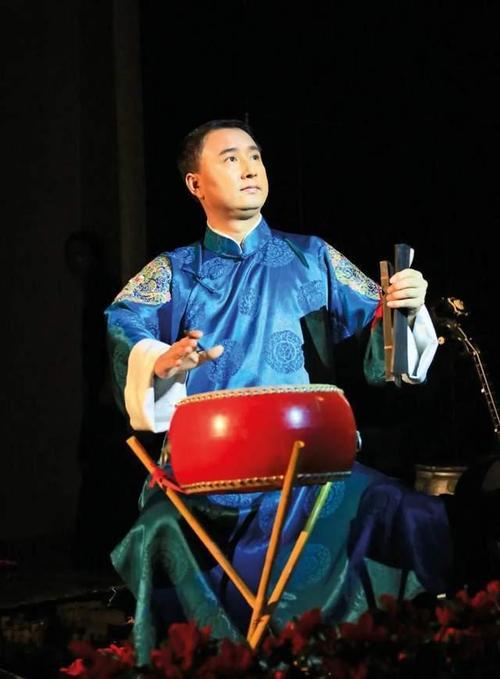 舞臺(tái)藝術(shù)的追夢(mèng)人